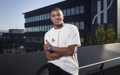 U游体育热评-佩里西奇凌空抽射被门将扑出