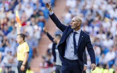 U游体育-利瓦科维奇手套里藏了磁铁吧